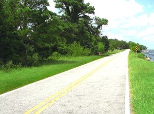 142 Waterlily Rd, Coinjock, NC 27923