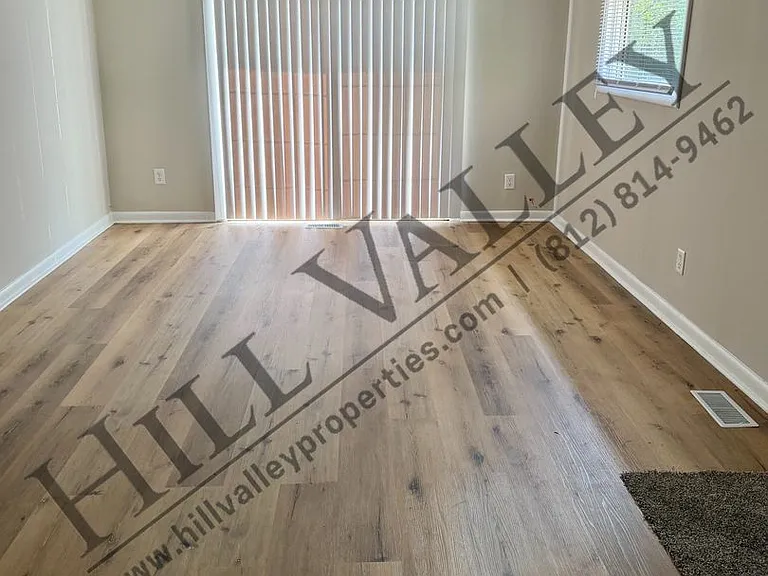 1012 E Marley Dr — Photo 2