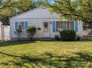 9313 Crestwood Rd, Parma Heights, OH 44130