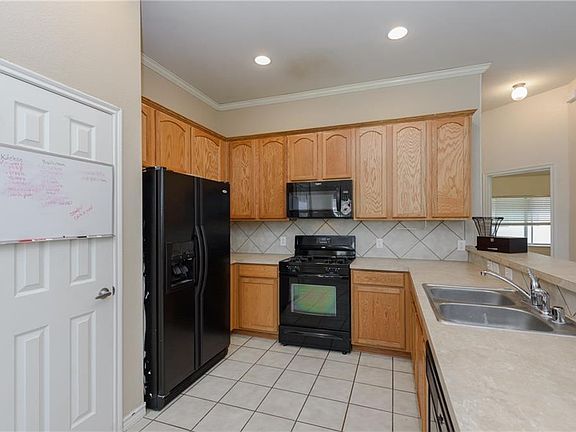 4th image of 1106 Wenk Ct