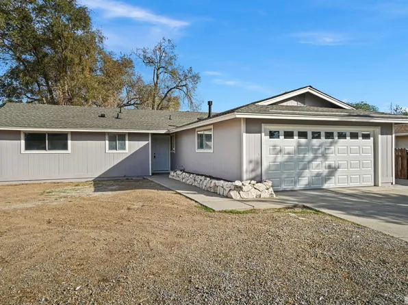 460 Shadow Ln, Fernley, NV 89408