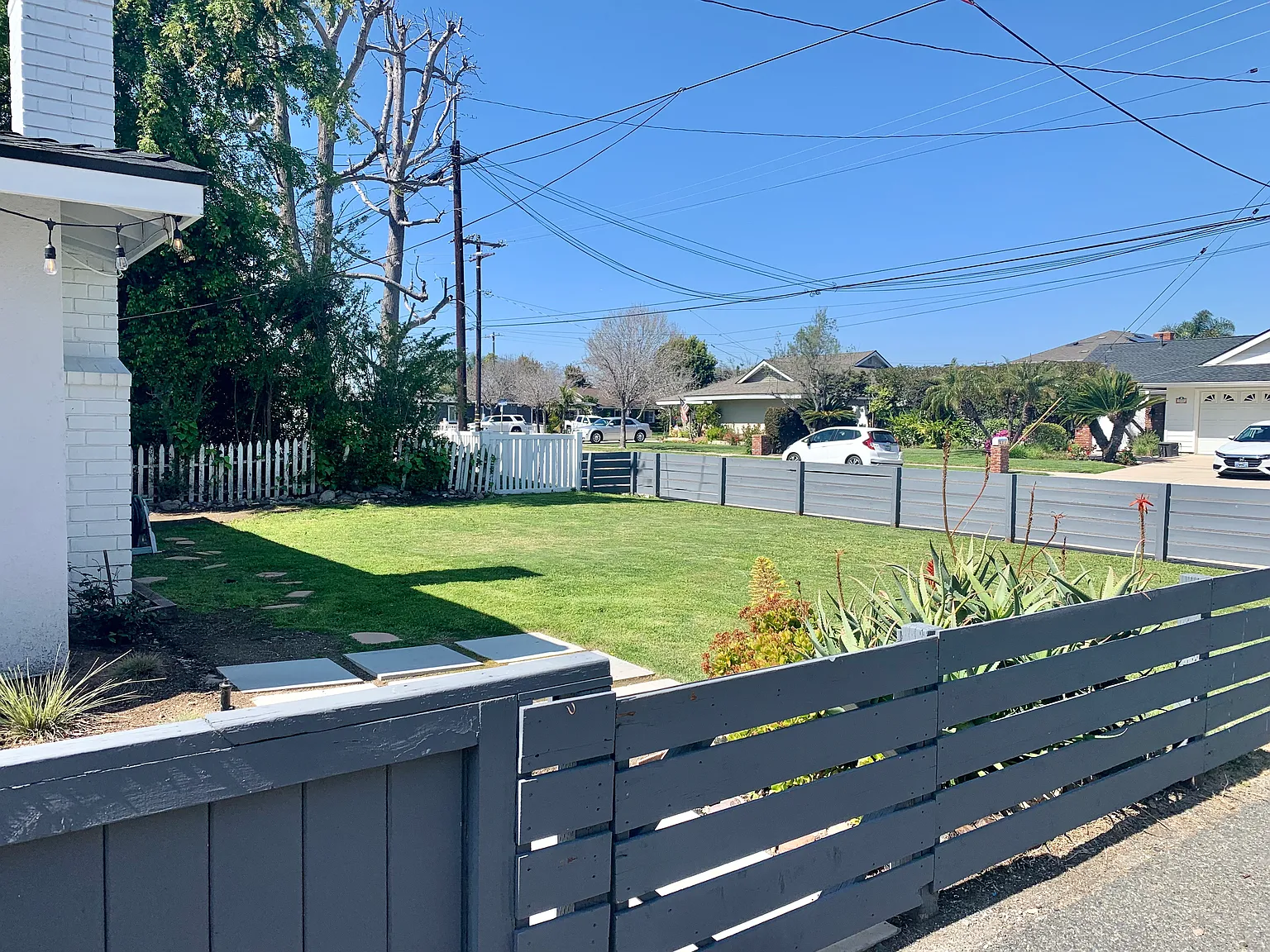 2080 Santa Ana Ave — Photo 2