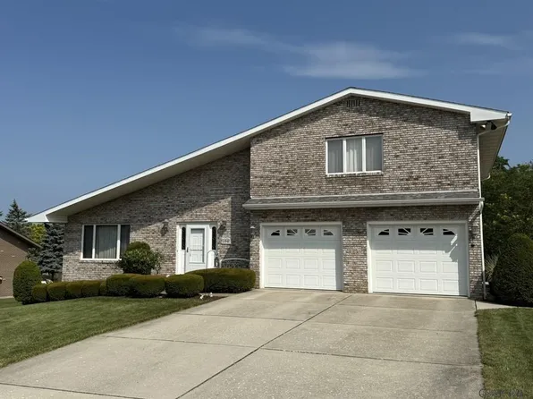 150 Windsor Dr, Johnstown, PA 15904
