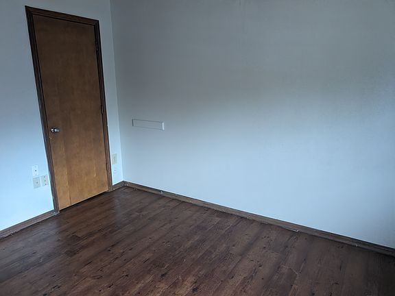 3rd image of 115 E 13th Ave