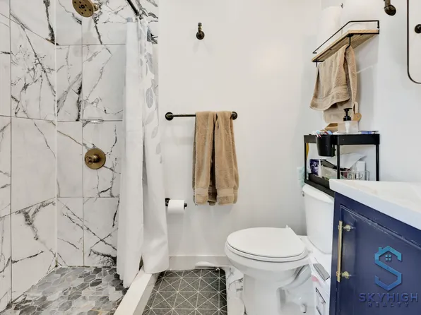 25-11 34th Street image 7 of 13