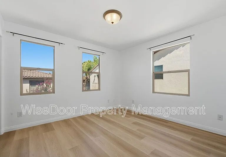 1087 Waterfall Way — Photo 29