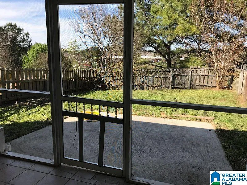 3 bed, 3.0 bath, 1908 sqft, $1,550 — Photo 3