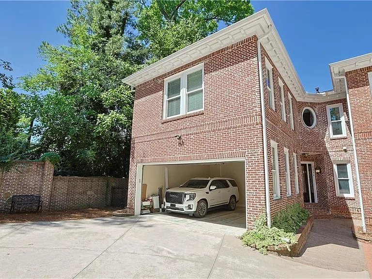 1294 Lenox Park Blvd — Photo 78