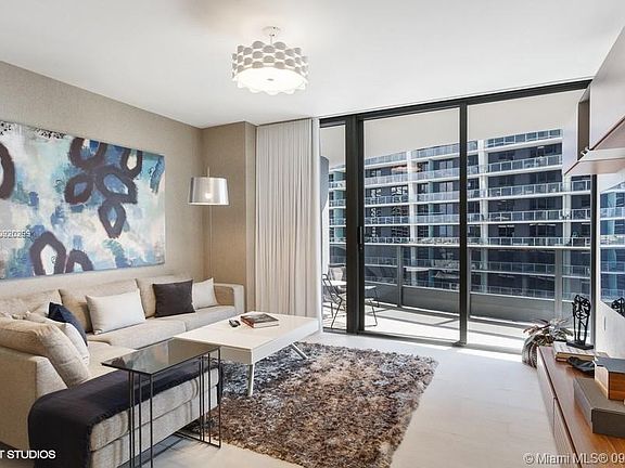 5th image of 1000 Brickell Plz #4007