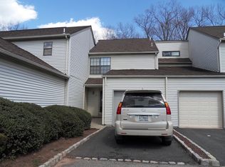 413 Hawthorne Ct, Flemington, NJ 08822