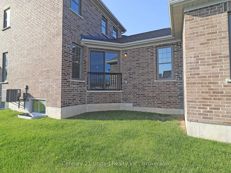 228 Rowberry Blvd — Photo 32