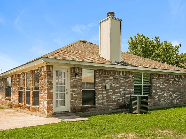 3612 Garden Springs Dr — Photo 16