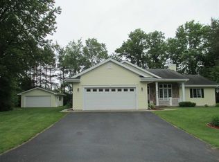 451 Fraser Dr, Amherst, WI 54406
