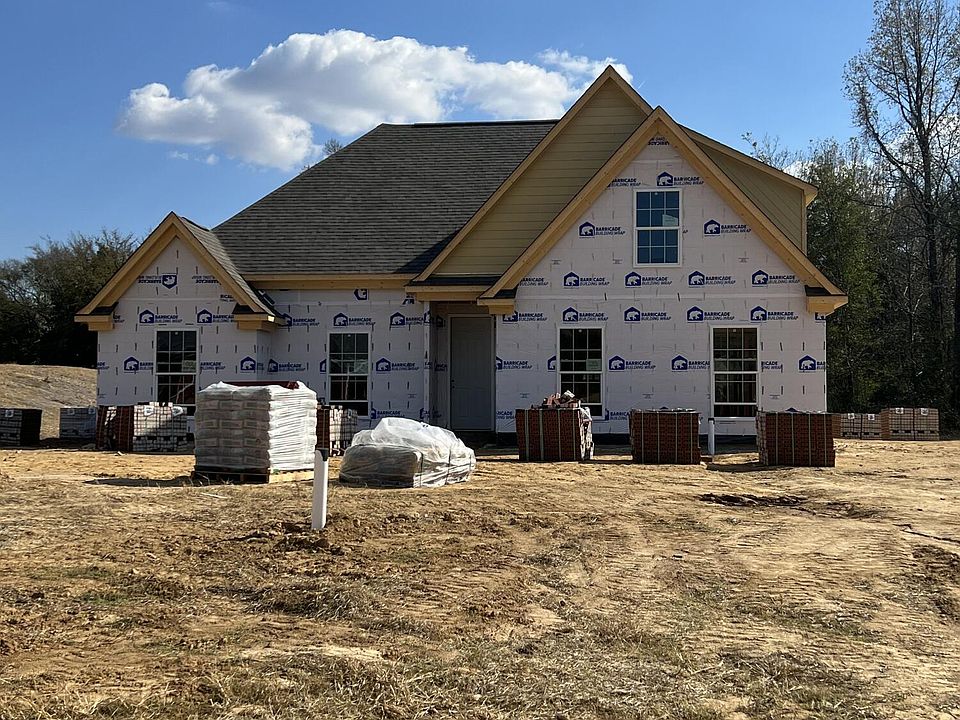 2nd image of 107 Carolina Cir