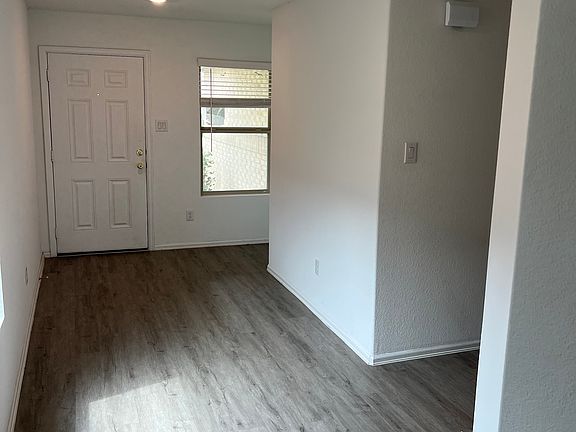 5th image of 128 Austin Rd