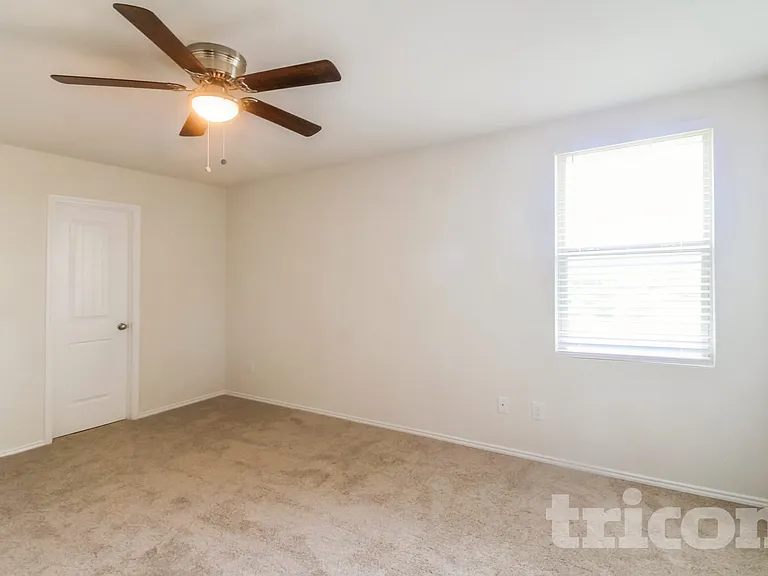 5697 McClelland St — Photo 6