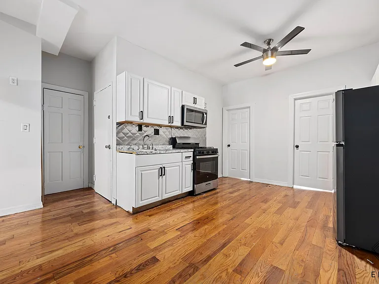 505 De Kalb Ave #2B — Photo 7