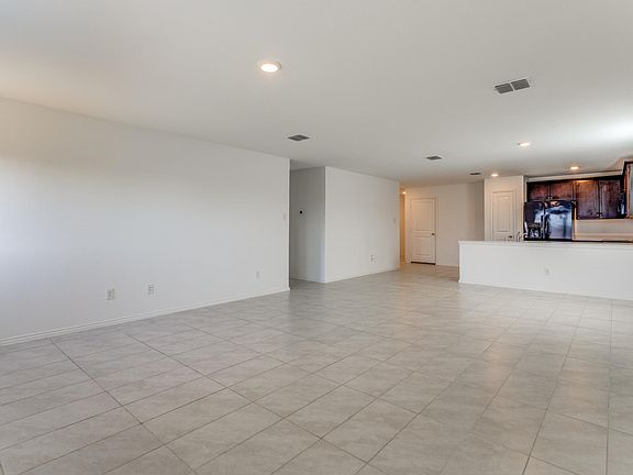 2nd image of 111 Lemongrass Dr