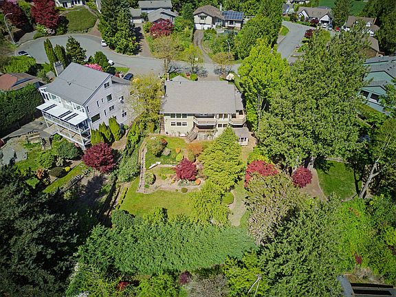 3rd image of 10026 Falcon Cres
