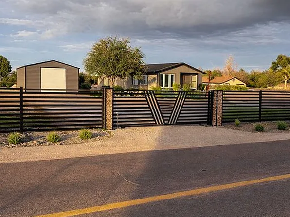 1295 E Levee Dr, Mohave Valley, AZ 86440