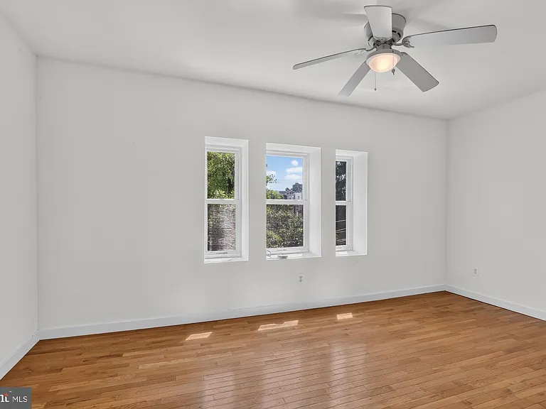4307 Locust St #3 — Photo 7