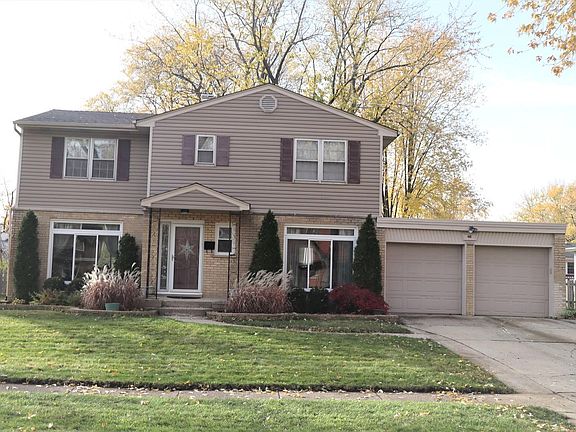 3rd image of 224 N Clark Dr
