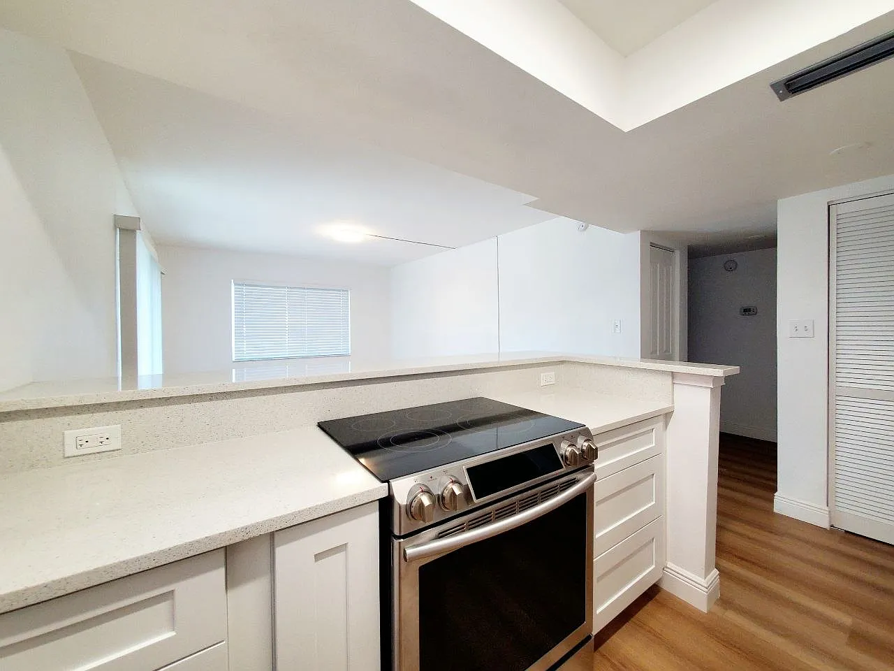 1 bed, 595 sqft, $1,400 — Photo 4