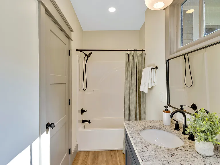 5409 Saint Elmo Ave — Photo 10