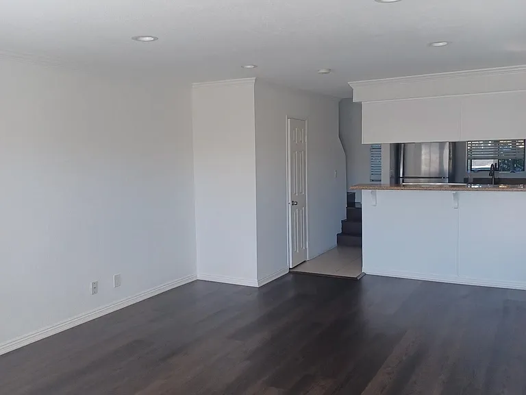 314 Hermosa Ave — Photo 9