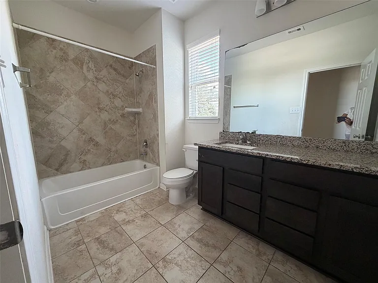 4802 Greenfield Springs Ln — Photo 5