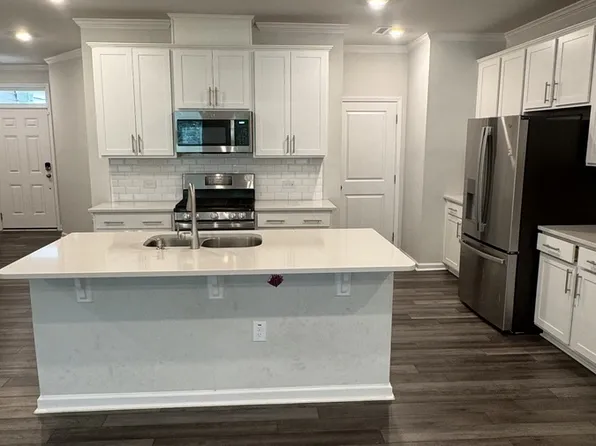 232 Hiking Hill Ln, Garner, NC 27529