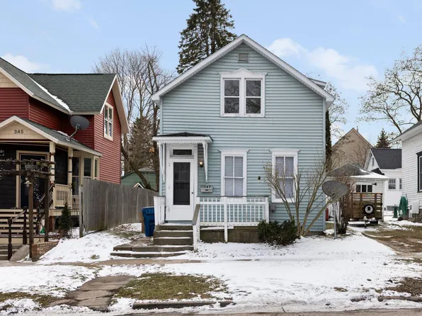 347 4th St, Manistee, MI 49660