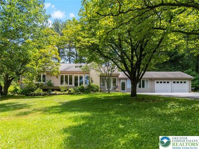 5661 Furnace Hill Rd, Zionsville, PA, 18092