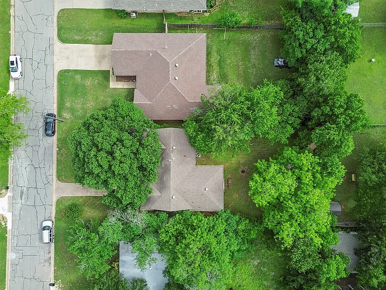 706 Henslee Dr — Photo 28