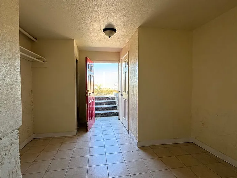 504 E Williams St — Photo 6