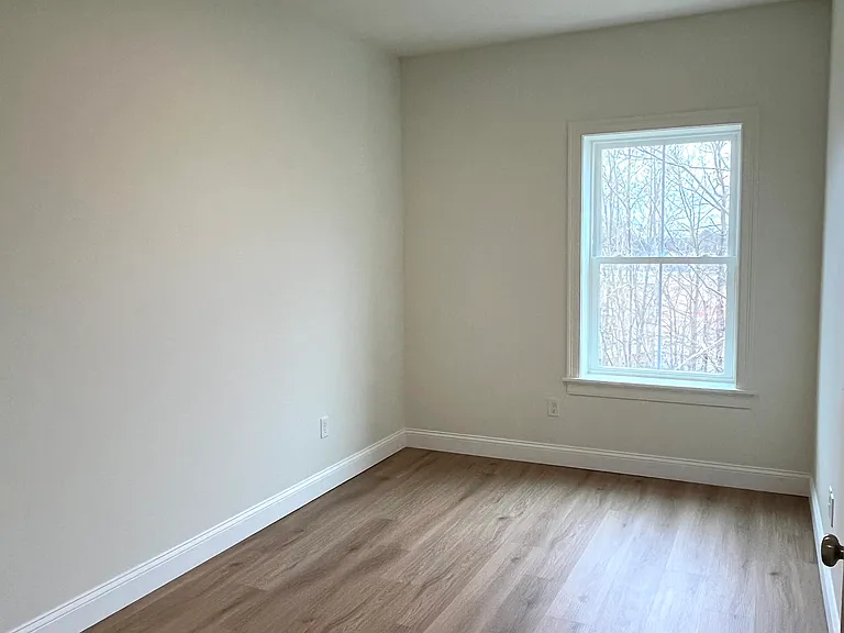 386 Saint John St #5 — Photo 6