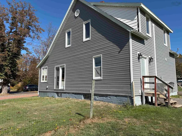 30 Queen St, Pugwash, NS B0K 1L0