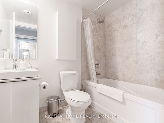 5th image of 14 York St #5606