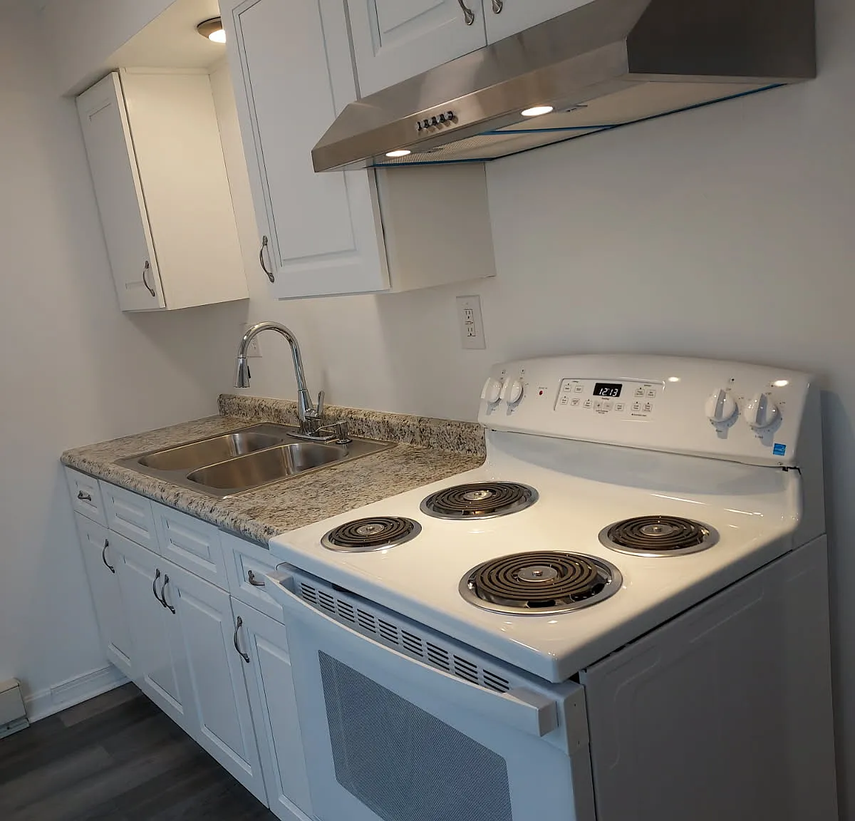2 bed, 9999 sqft, $940 — Photo 3