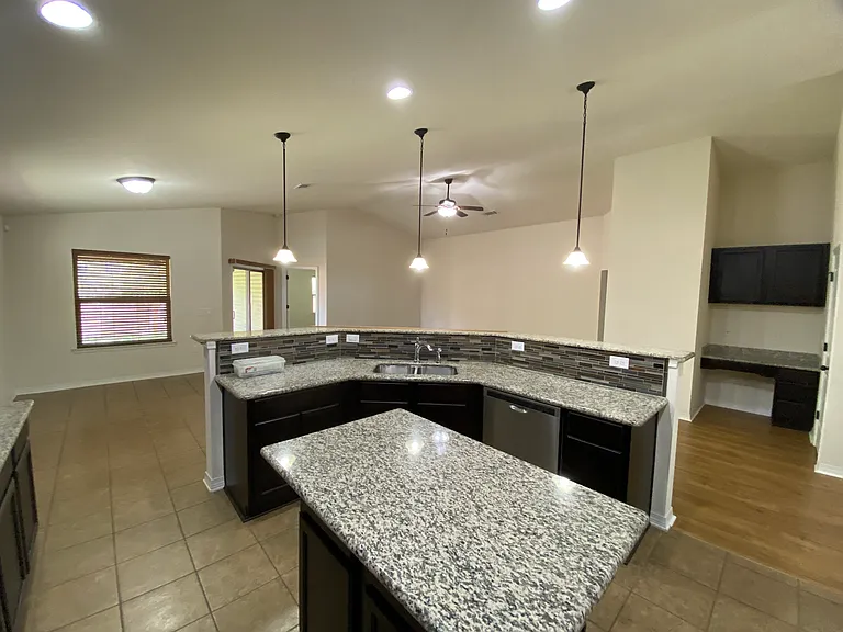 8466 Island Dr — Photo 15