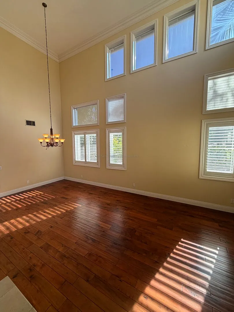 Beautiful 4 Bed 3 Bath 2818 Sq Foot Home on a Cul de Sac with HUGE Backyard — Photo 4