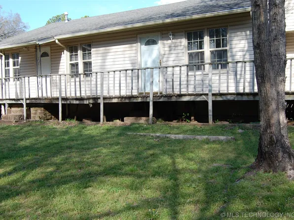 711 S Elm St, Dewar, OK 74431