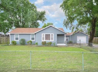 521 E 55th St S, Wichita, KS 67216