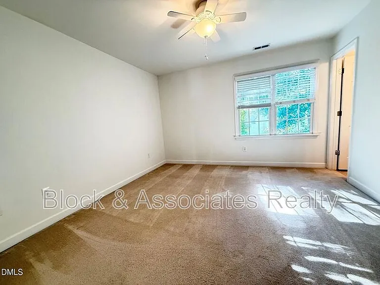 5523 Cottonrose Ln — Photo 18