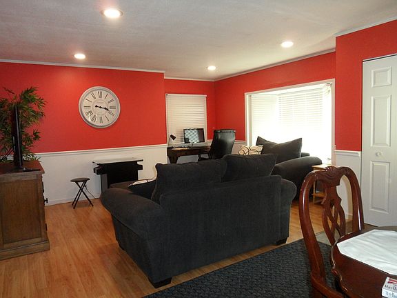 3rd image of 307 N Arrowhead St