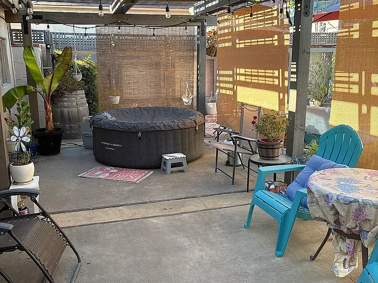 321 Las Palmas Ave #B — Photo 10