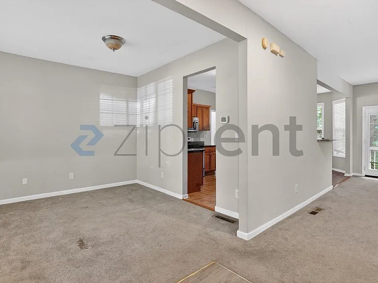 506 Waterford Rd NW — Photo 4