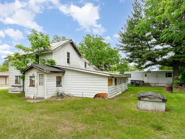 11595 W Pine St, Elm Hall, MI 48830