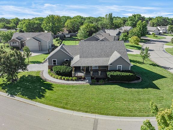 4th image of 1820 N Columbine Cir