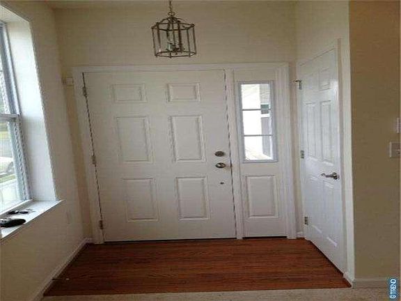 3rd image of 15004 Dahlia Dr